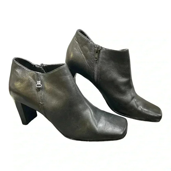 Jennifer Moore Black Leather Ankle Boots Sz 8.5  Pre-loved - Picture 4 of 10